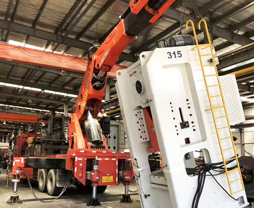 武穴附近随车吊出租，轻松解决运输难题