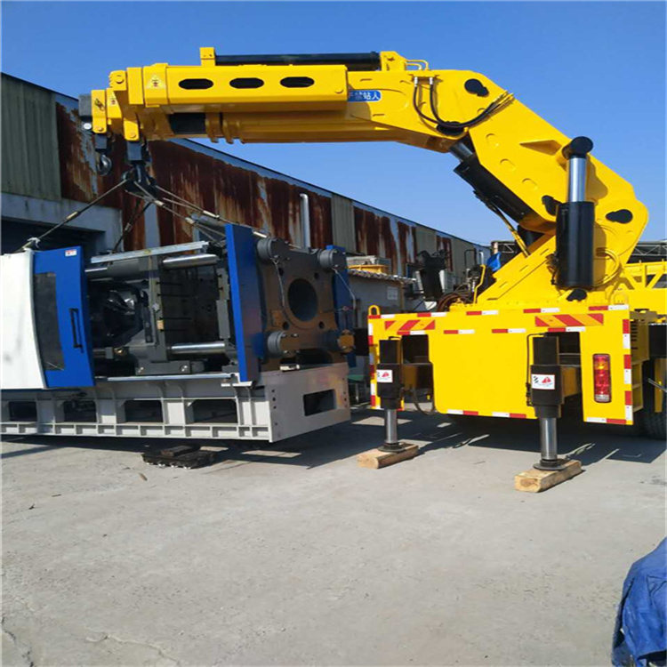 武穴 大吨位折臂吊出租费用解析：一小时租赁多少钱