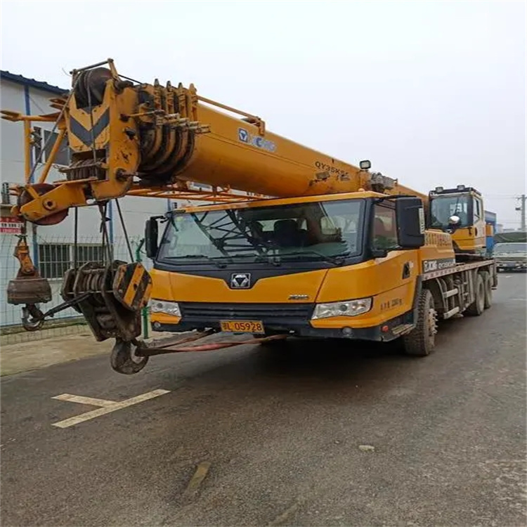 武穴吊车出租保险：全面覆盖，安全无忧