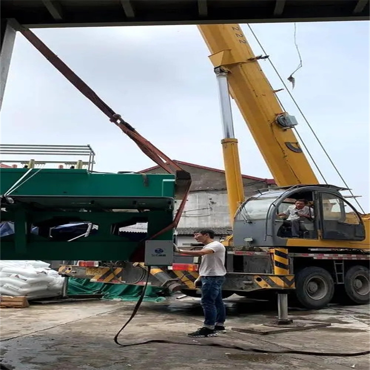 武穴注意大型吊车出租使用以及应该怎样正确维护