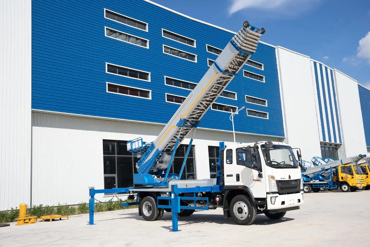 武穴小型云梯车上料车租赁多少钱