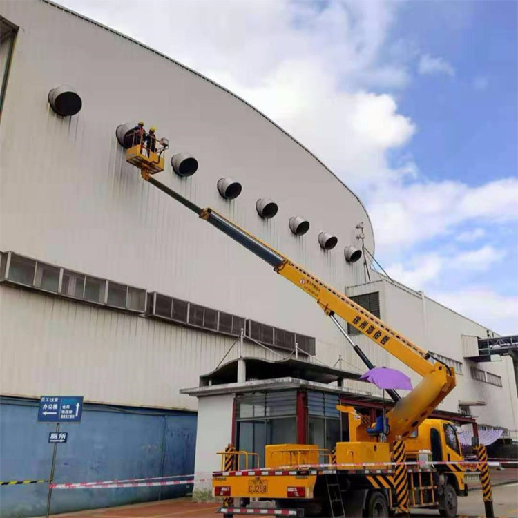 武穴高空作业车出租服务：专业广告牌安装解决方案